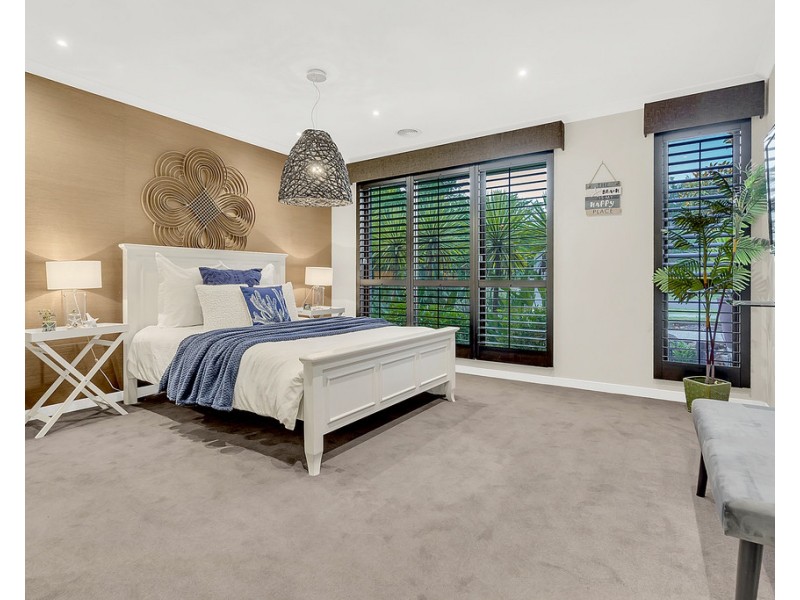 5 Bridgehaven Drive, Craigieburn VIC 3064