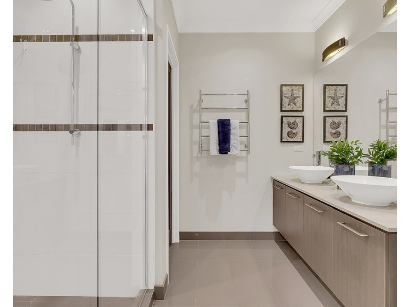 5 Bridgehaven Drive, Craigieburn VIC 3064