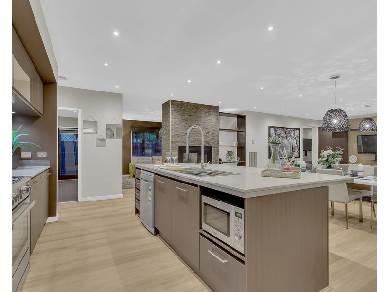 5 Bridgehaven Drive, Craigieburn VIC 3064