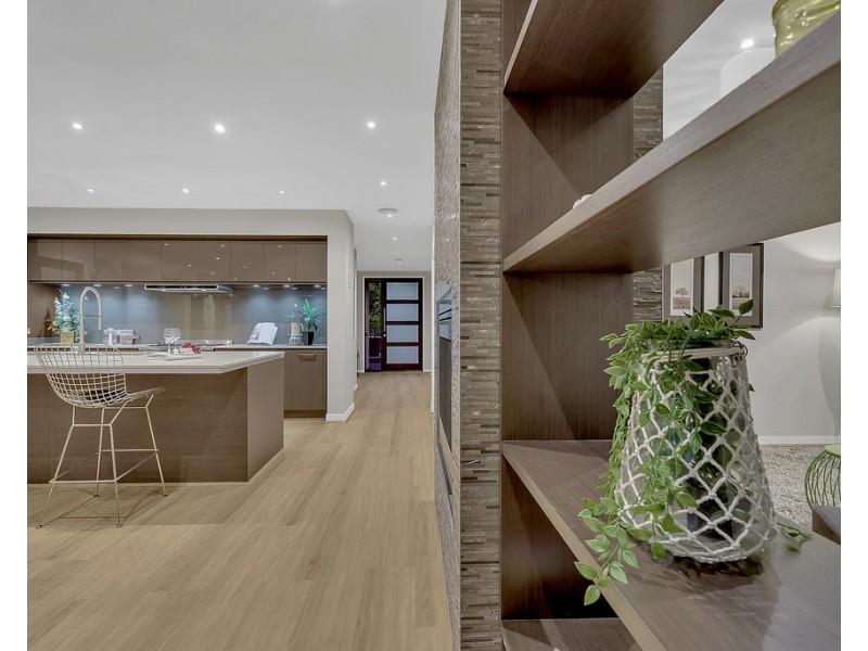 5 Bridgehaven Drive, Craigieburn VIC 3064