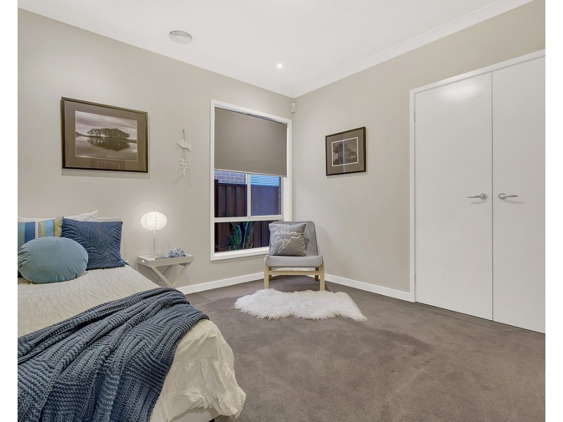 5 Bridgehaven Drive, Craigieburn VIC 3064