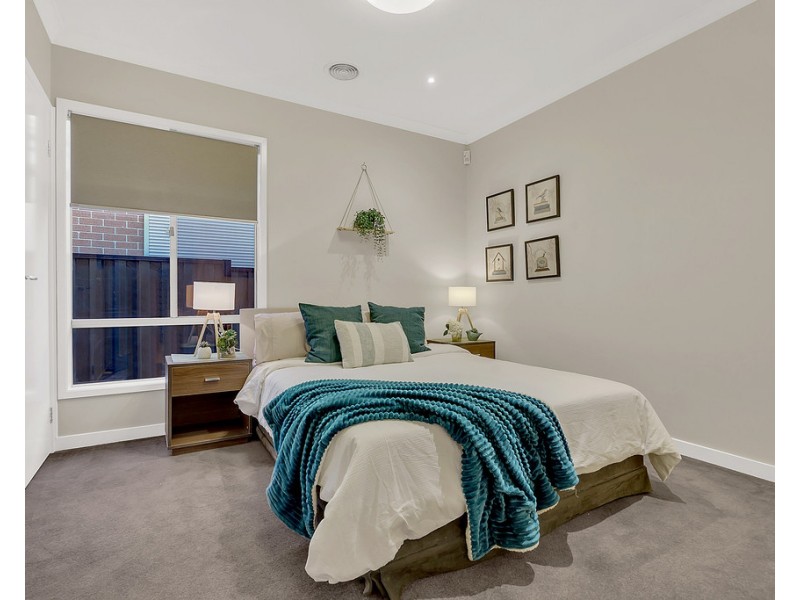 5 Bridgehaven Drive, Craigieburn VIC 3064