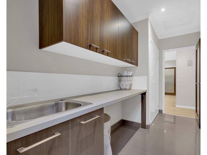 5 Bridgehaven Drive, Craigieburn VIC 3064