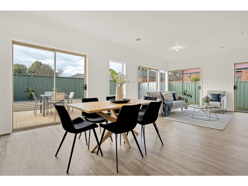 32 Chelsworth Loop, Craigieburn VIC 3064