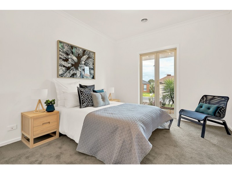 32 Chelsworth Loop, Craigieburn VIC 3064