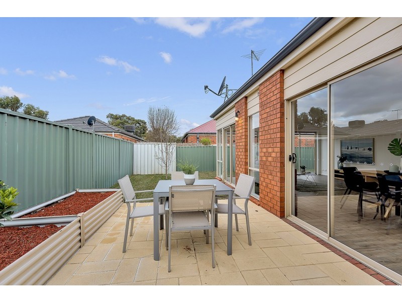 32 Chelsworth Loop, Craigieburn VIC 3064