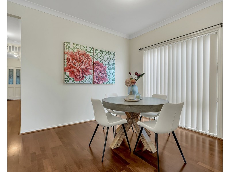 18 Stoneleigh Place, Craigieburn VIC 3064