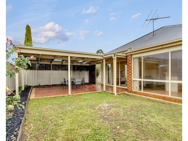 18 Stoneleigh Place, Craigieburn VIC 3064