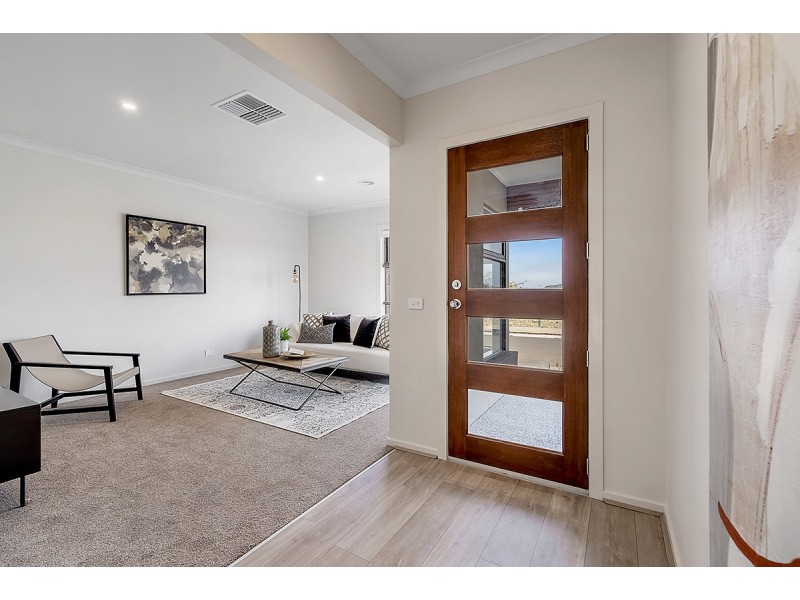 6 Caspian Drive, Craigieburn VIC 3064