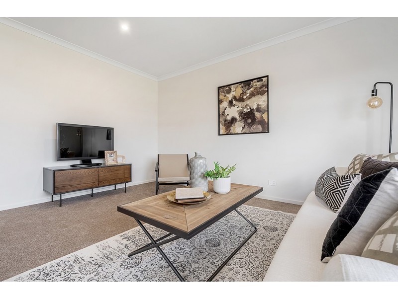 6 Caspian Drive, Craigieburn VIC 3064