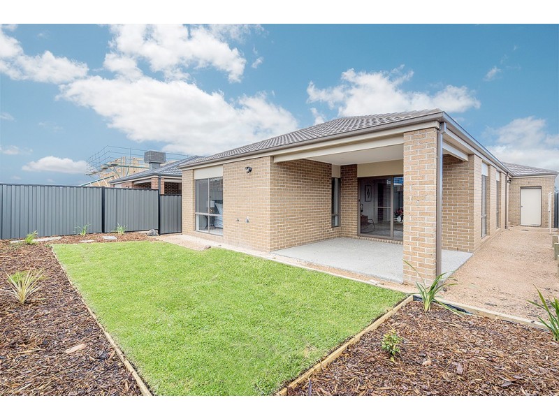 6 Caspian Drive, Craigieburn VIC 3064