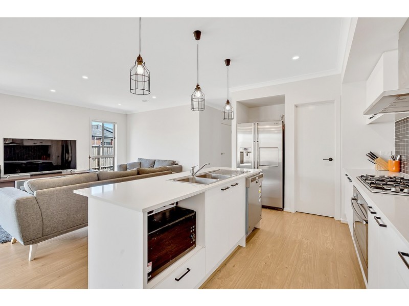 39 Greaves Crescent, Kalkallo VIC 3064