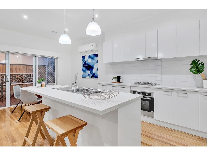 28 Hollington Drive, Mickleham VIC 3064