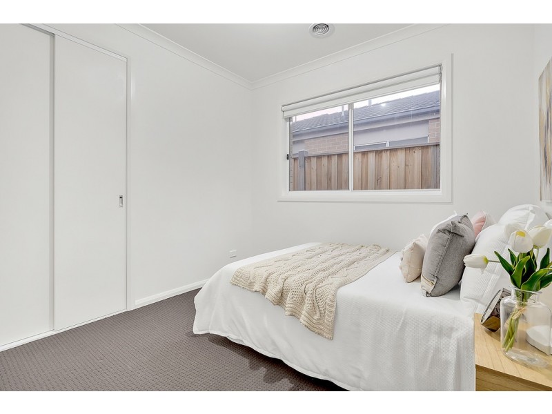 28 Hollington Drive, Mickleham VIC 3064