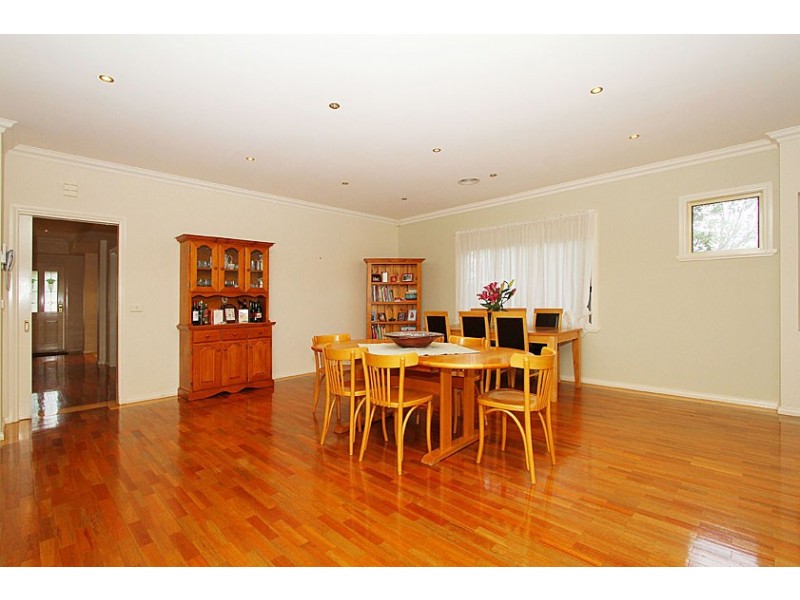 1 Swinburne Close, Craigieburn VIC 3064