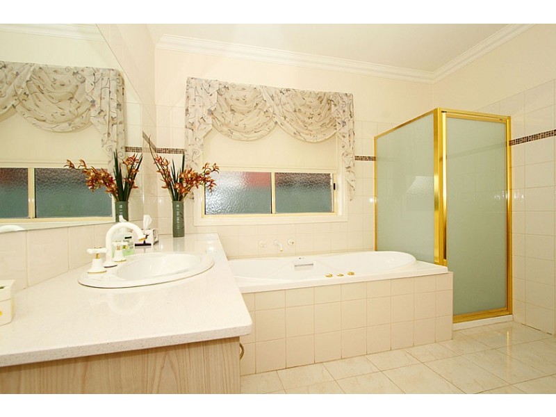 1 Swinburne Close, Craigieburn VIC 3064