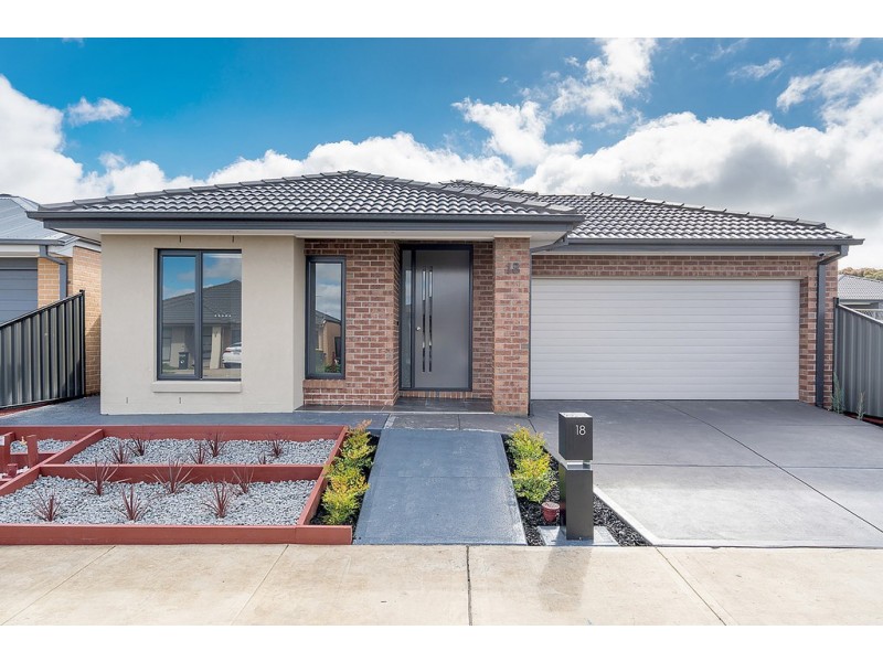 18 Kangaroo Road, Craigieburn VIC 3064