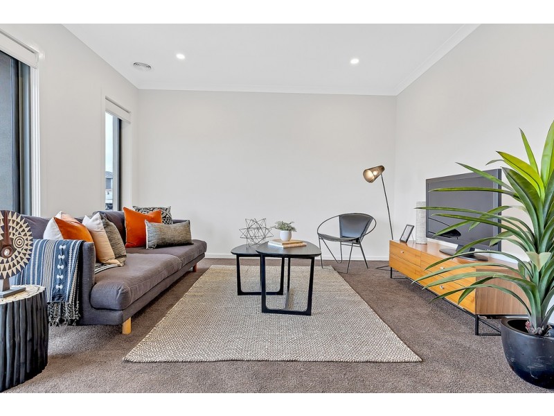 8 Daybreak Vista, Craigieburn VIC 3064