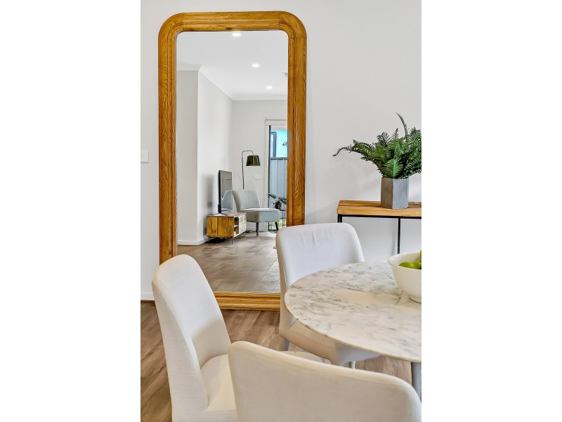 8 Daybreak Vista, Craigieburn VIC 3064