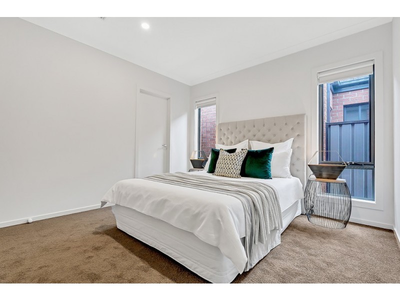 8 Daybreak Vista, Craigieburn VIC 3064