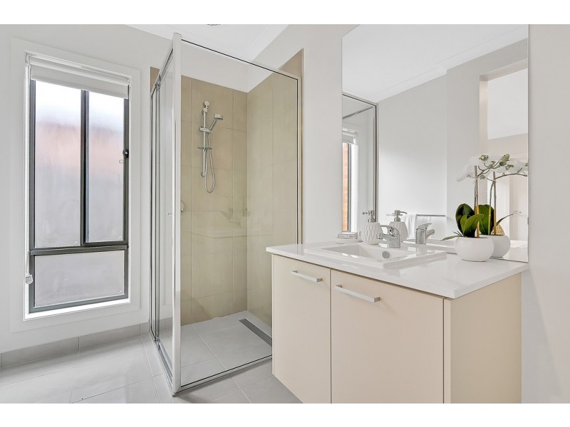 8 Daybreak Vista, Craigieburn VIC 3064