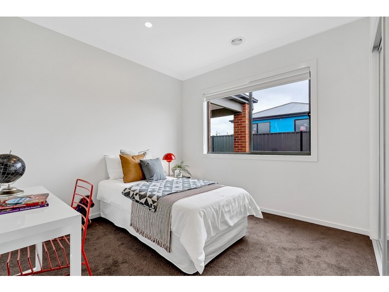 8 Daybreak Vista, Craigieburn VIC 3064