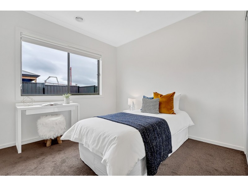 8 Daybreak Vista, Craigieburn VIC 3064