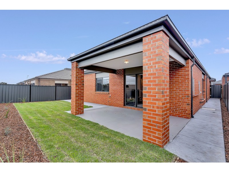 8 Daybreak Vista, Craigieburn VIC 3064