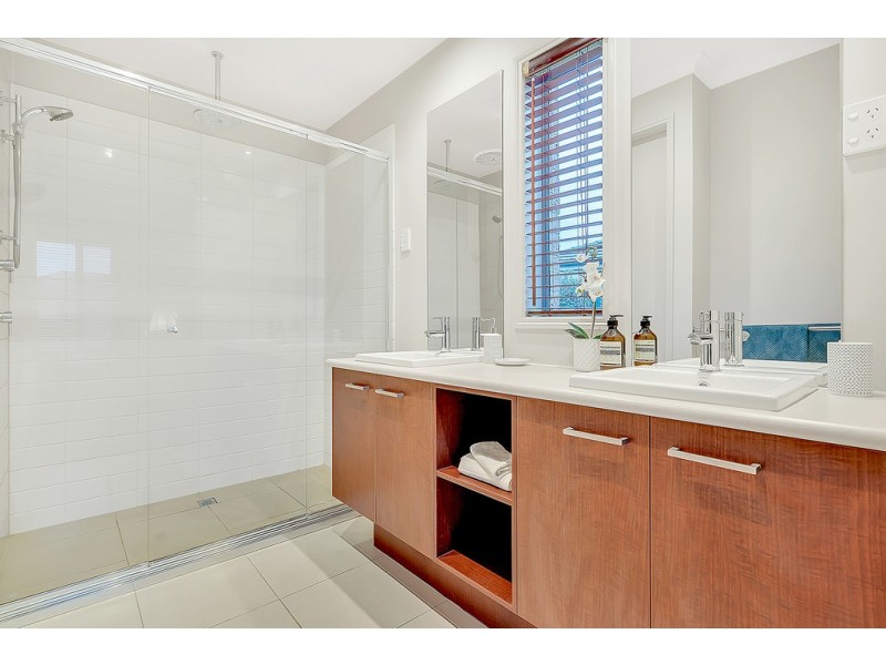 33 Wattletree Street, Craigieburn VIC 3064