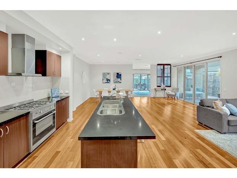 33 Wattletree Street, Craigieburn VIC 3064