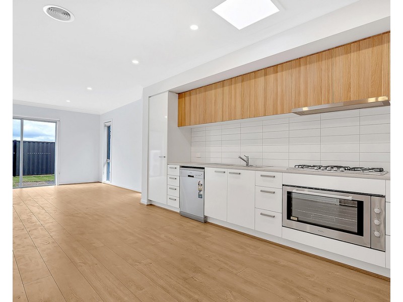 55 Regatta Drive, Craigieburn VIC 3064