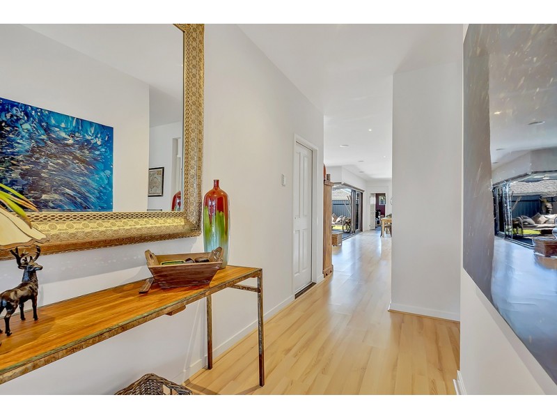 12 Clopton Rise, Craigieburn VIC 3064