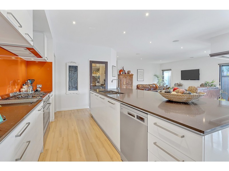 12 Clopton Rise, Craigieburn VIC 3064