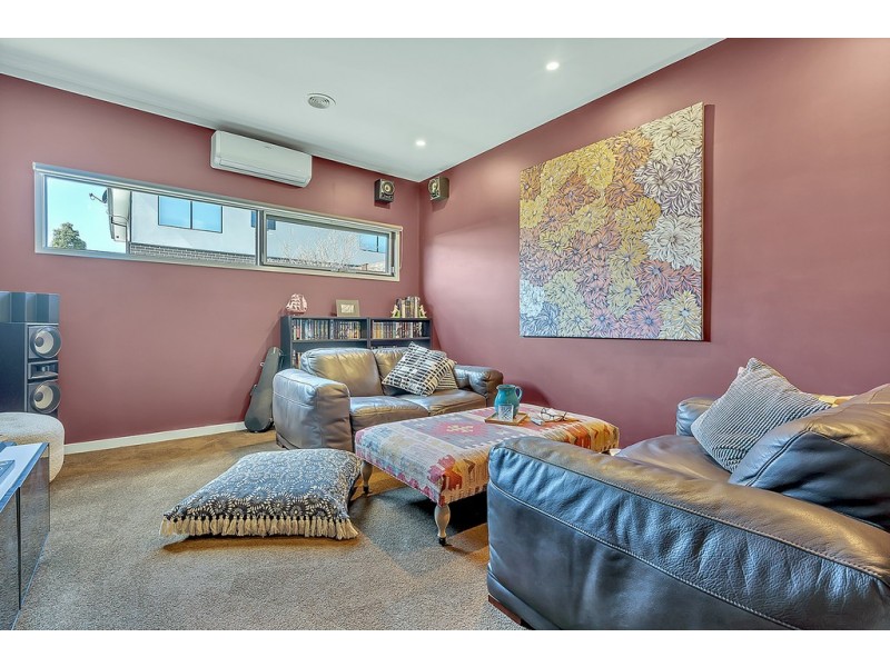 12 Clopton Rise, Craigieburn VIC 3064