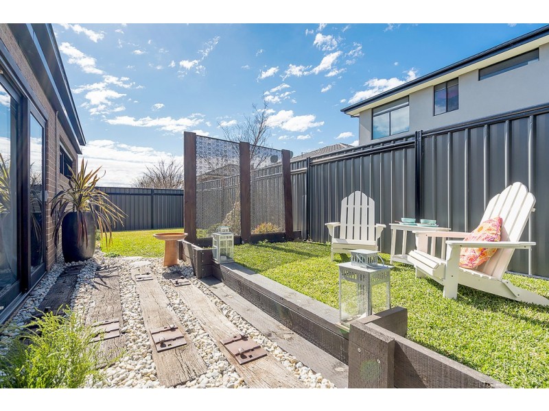 12 Clopton Rise, Craigieburn VIC 3064