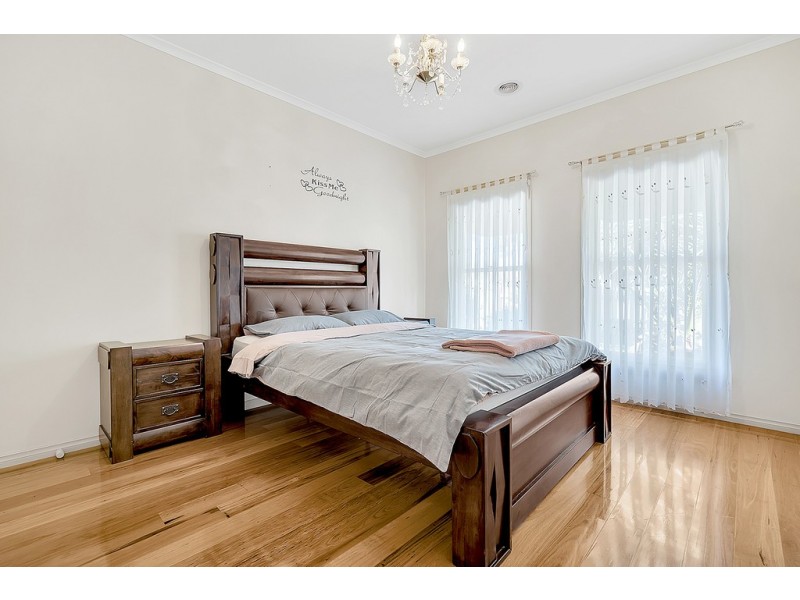 1 Woodlea Crescent, Craigieburn VIC 3064