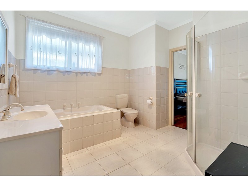 1 Woodlea Crescent, Craigieburn VIC 3064