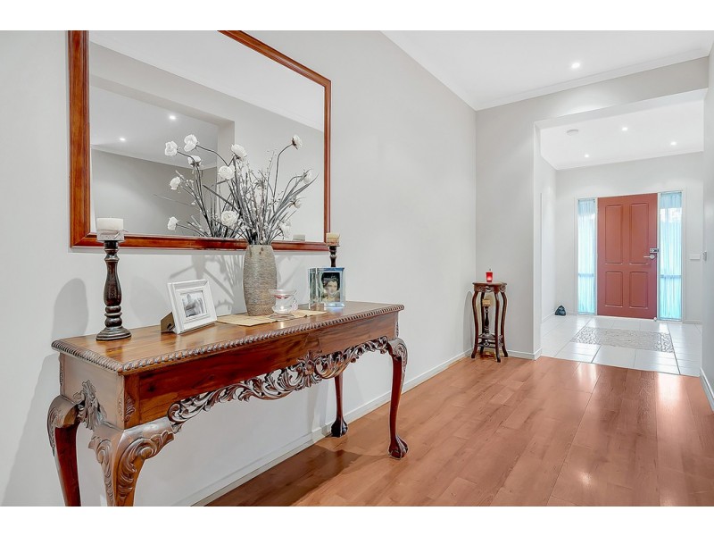 4 Marchmont Rise, Craigieburn VIC 3064