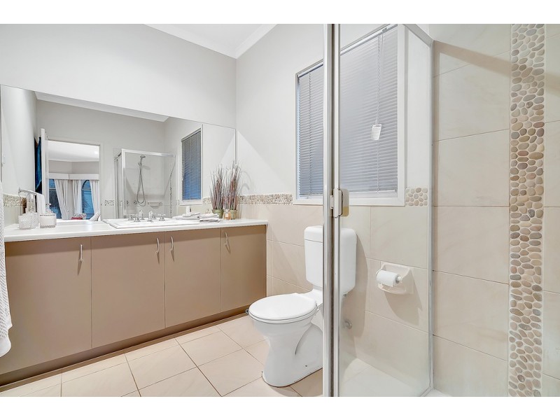 4 Marchmont Rise, Craigieburn VIC 3064