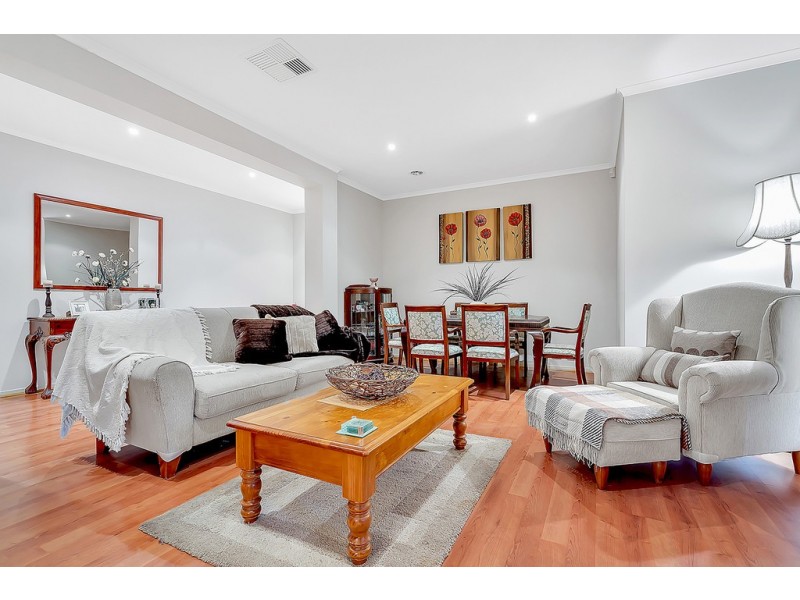 4 Marchmont Rise, Craigieburn VIC 3064