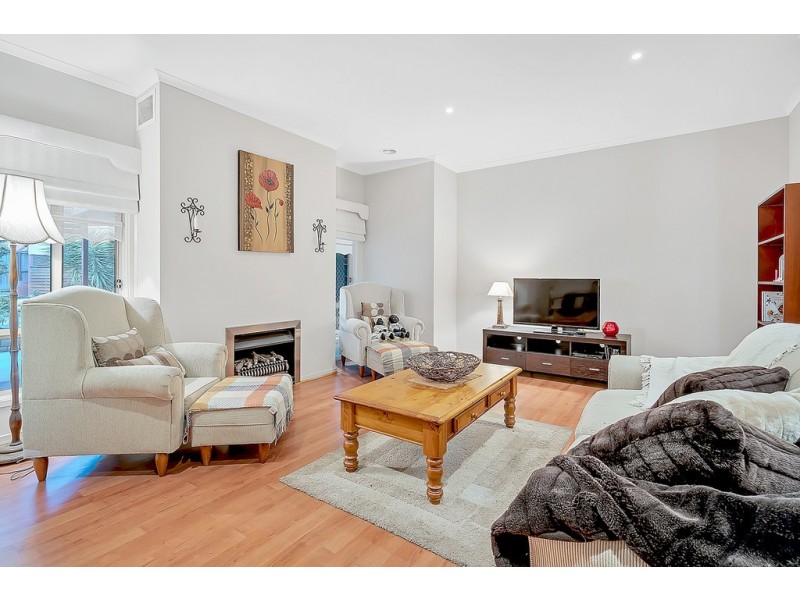 4 Marchmont Rise, Craigieburn VIC 3064