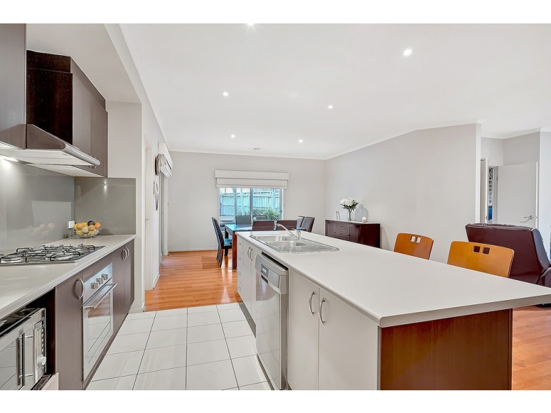 4 Marchmont Rise, Craigieburn VIC 3064