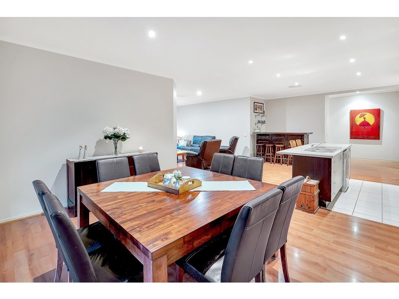 4 Marchmont Rise, Craigieburn VIC 3064