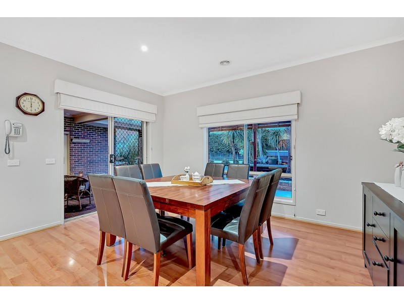 4 Marchmont Rise, Craigieburn VIC 3064