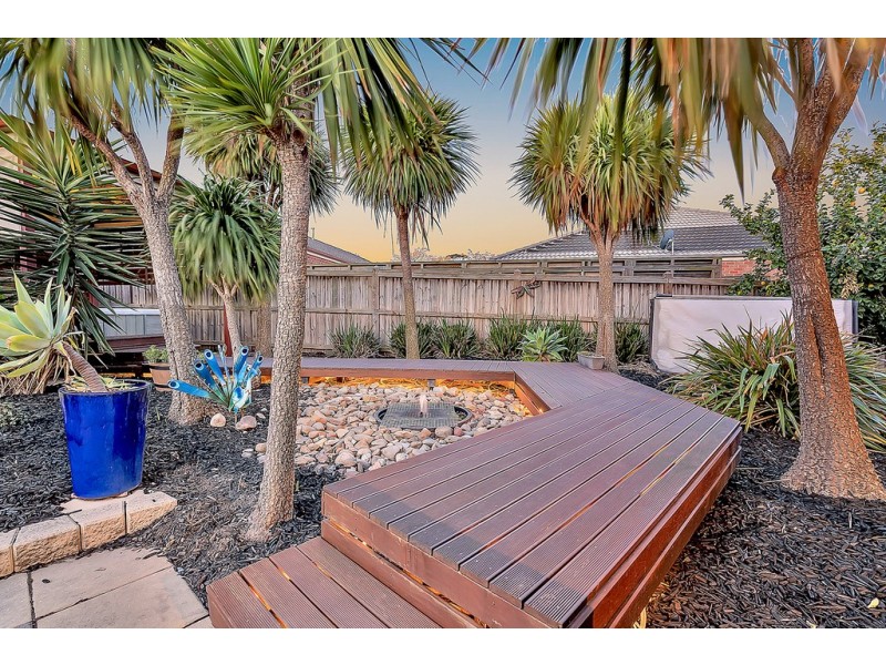 4 Marchmont Rise, Craigieburn VIC 3064