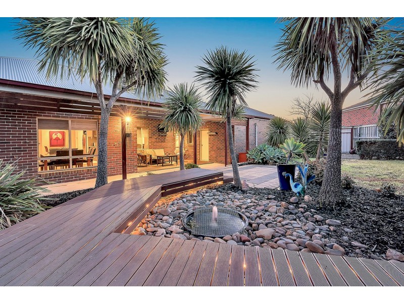 4 Marchmont Rise, Craigieburn VIC 3064