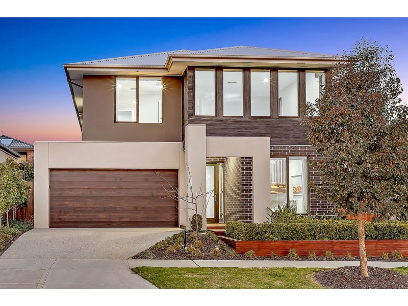 24 Dawnview Crescent, Roxburgh Park VIC 3064