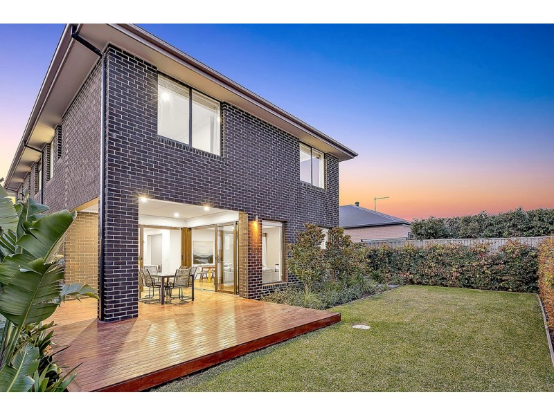 24 Dawnview Crescent, Roxburgh Park VIC 3064
