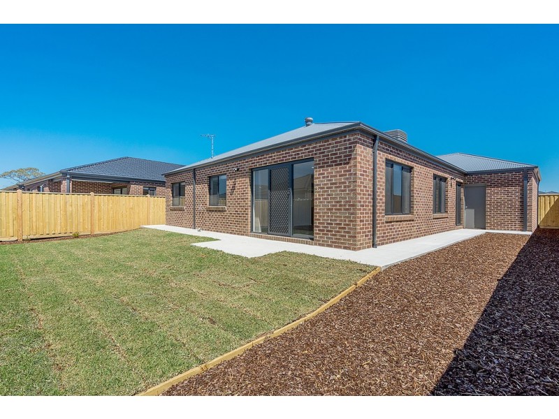 5 Onoway Approach, Mickleham VIC 3064