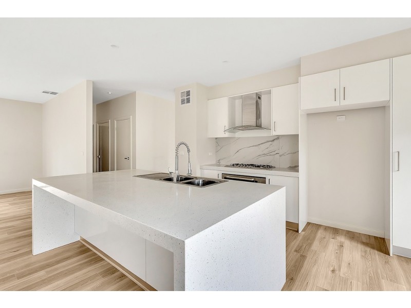 96 Frontier Avenue, Greenvale VIC 3059